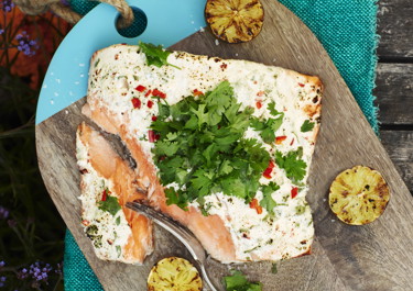 Grillet laks med chili, ingefær og koriander