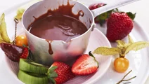 Frukt med chokladsås