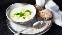 Sellerisoppa med parmesan