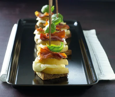 Tapas med epler og parmaskinke