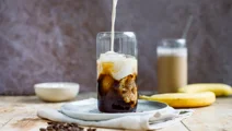 Eiwitrijke ijskoffie met vanille skyr