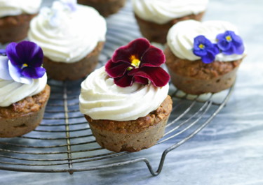 Gulerodsmuffins med ingefær og dadler