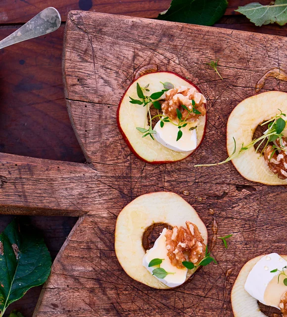 Honey apple rings with walnuts and Double Cream Brie