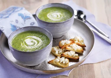 Potatis- och persiljesoppa med vitosttoast