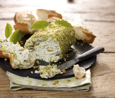 Blue Cheese Pâté with Pistachios