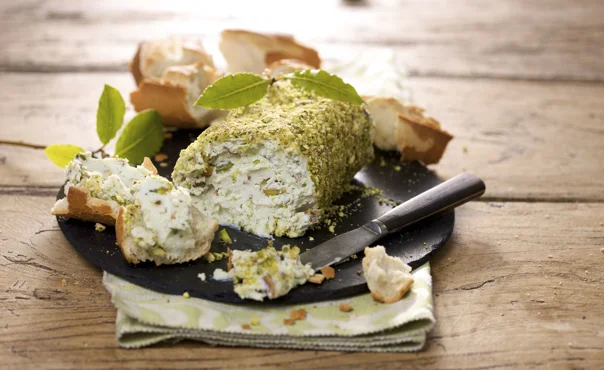 Blue Cheese Pâté with Pistachios