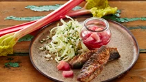 Stegte sild med rabarbersylt