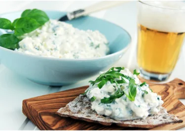 Krämig ost- och basilikasill