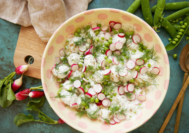Kartoffelsalat med radiser og nye kartofler