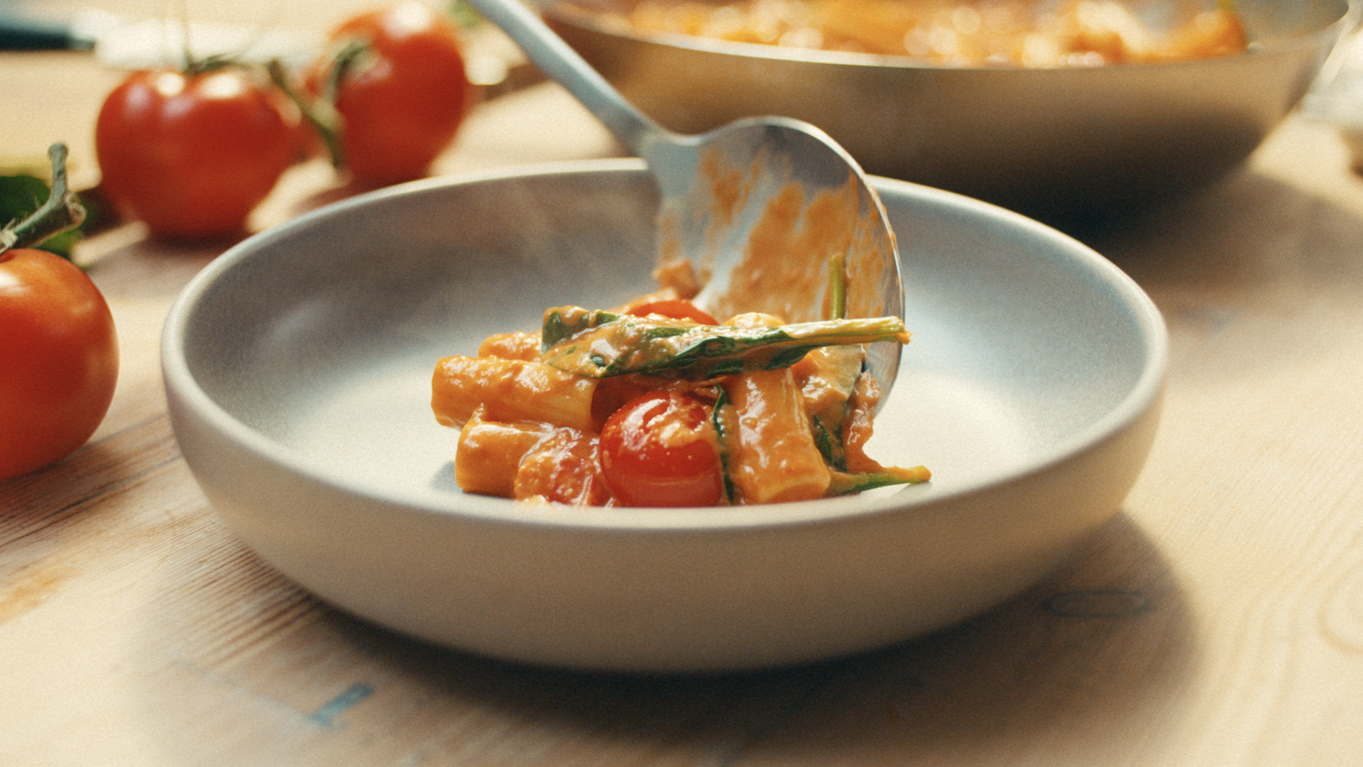 One Pot Pasta mit Tomaten und Spinat