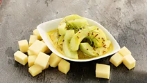 Gurksallad med senapsdressing