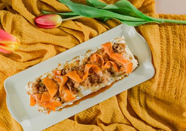 Τούρτα carrot cake με κρέμα τσουρέκι