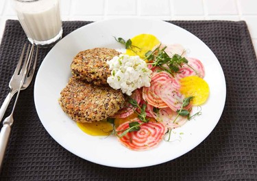 Quinoabiffar med citrongräsröra