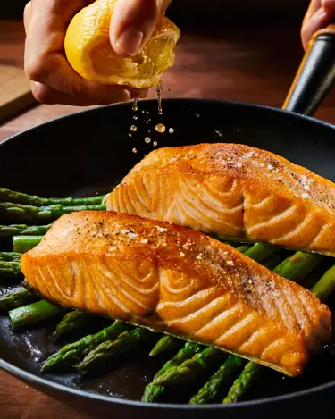 SALMON WITH ASPARAGUS