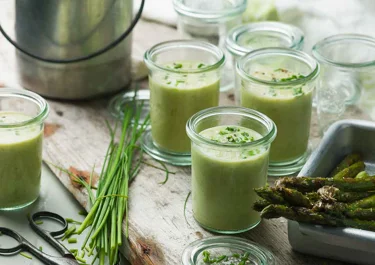 Sparrissoppa med avokado