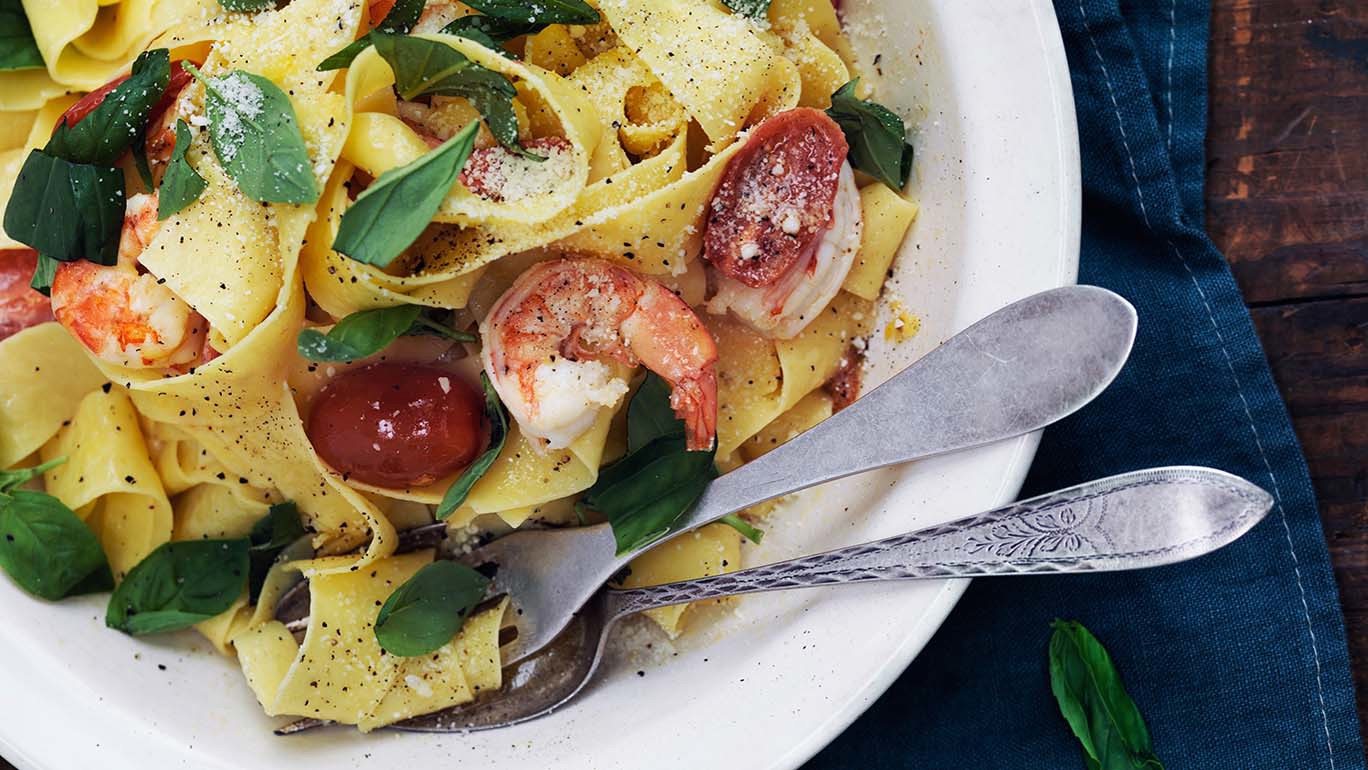 PAPPARDELLE PASTA WITH TIGER PRAWNS