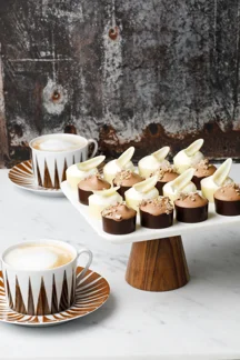 Juusto-suklaa petit four x 2