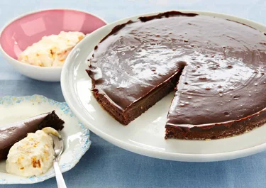 Kladdkaka med lakrits och chokladfudge