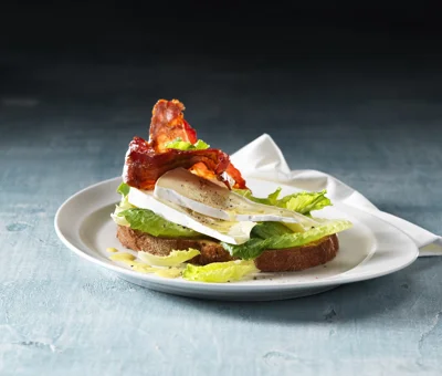 Cæsarsandwich med brie