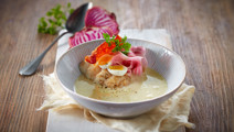 Bagt torsk i sennepssuppe med bolsjebeder