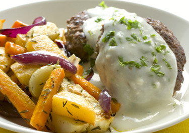 Nopeat jauhelihapihvit juustokastikkeella