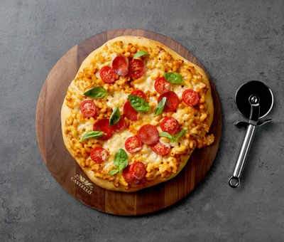 Macaroni and cheese pizza with Castello® Extra Mature Cheddar
