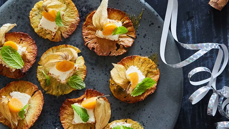 Mundgerechte Snacks mit Ananas-Frischkäse