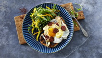Chorizo og æg på toast