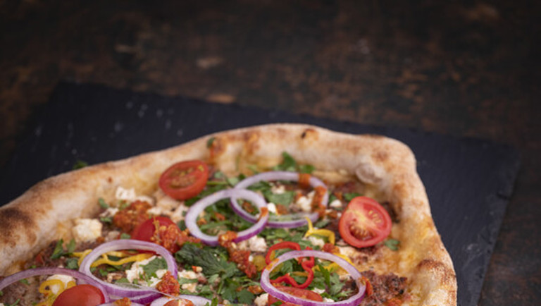 Lahmacun pizza