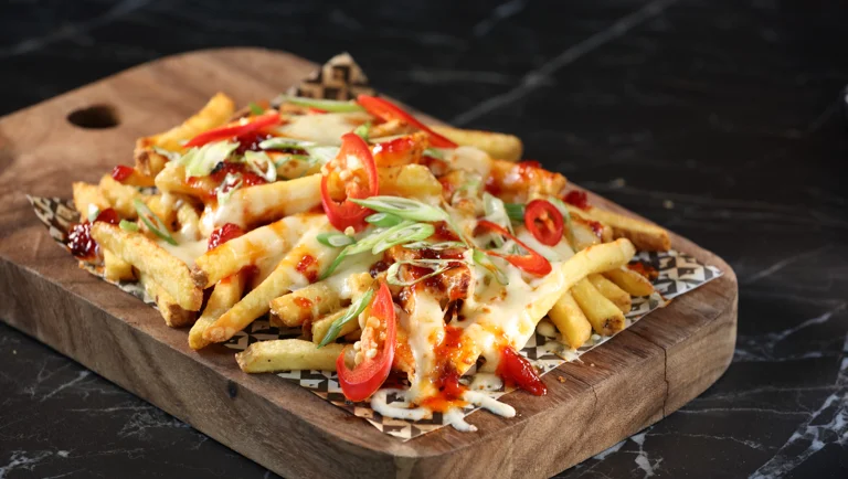 Dirty Fries With Chilli Jam & Arla® Pro Mozzarella