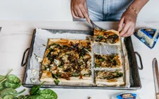 Plaattaart met blauwe kaas en gekaramelliseerde ui van Chickslovefood