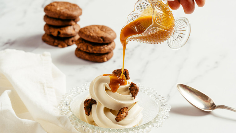 Hillasoftista, suolakaramellia ja suklaa-brookiekeksiä