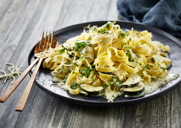 Fettuccine med squash, citron og fløde