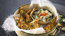 Guacamole med sprøde sesamchips