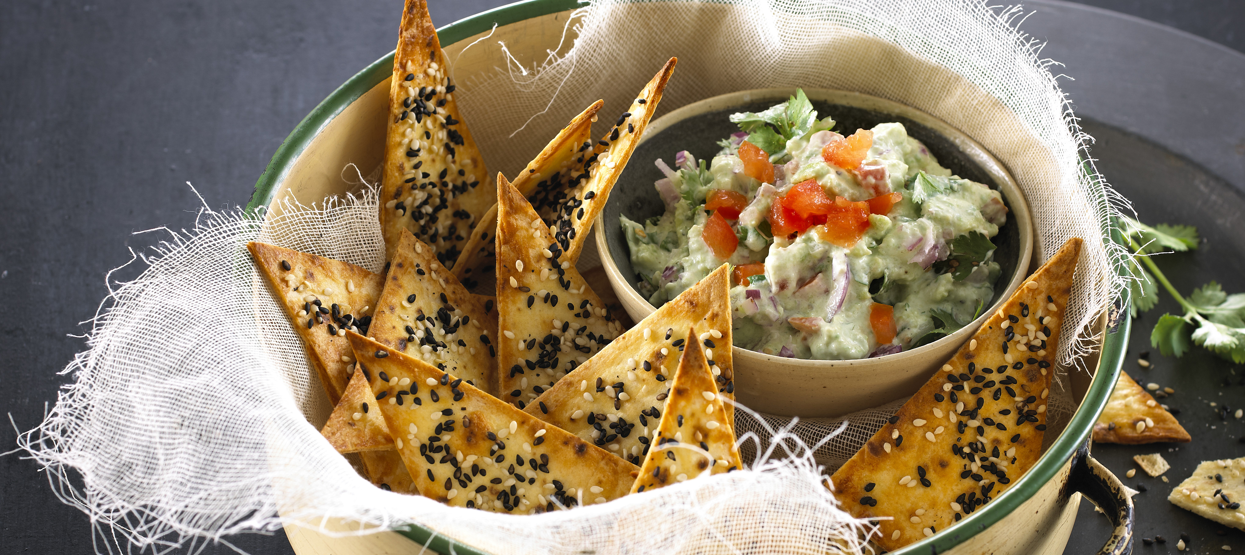 Guacamole med sprøde sesamchips
