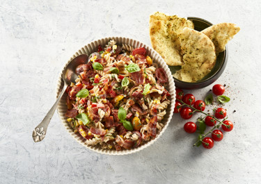 Pastasalaatti pekonilla