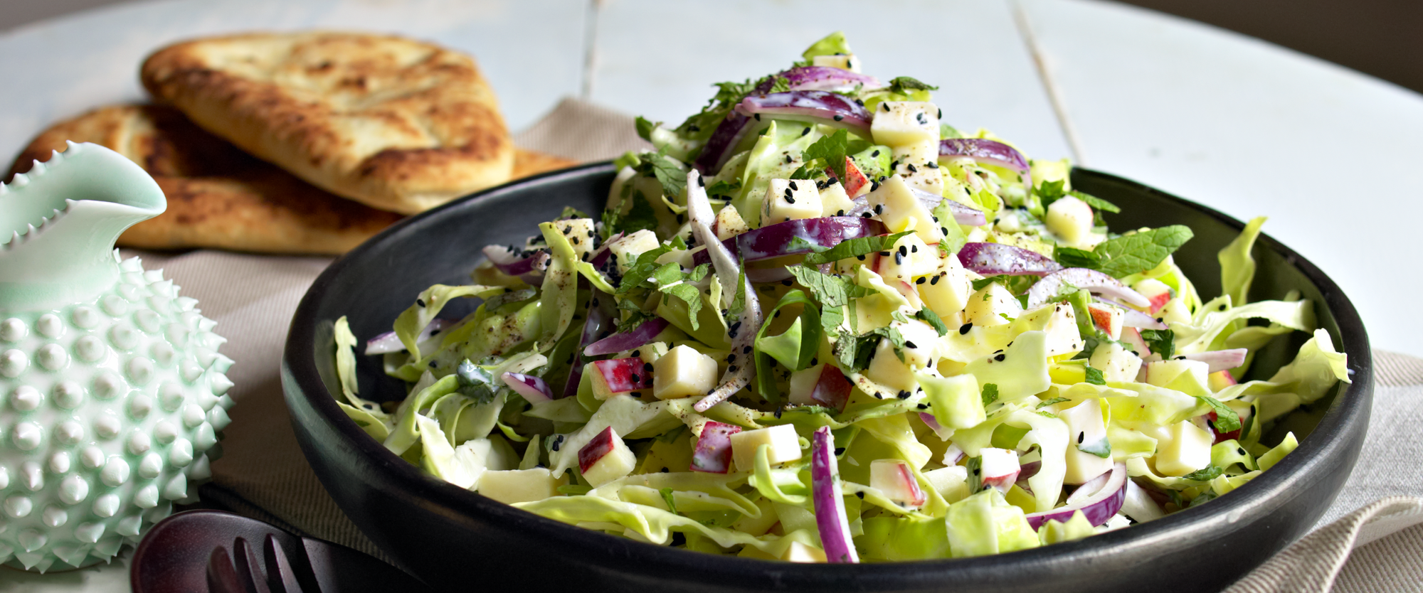 Naanbrød med kålsalat