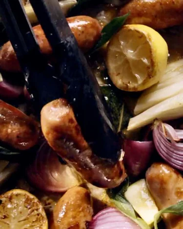 SALSICCE E VERDURE AL FORNO