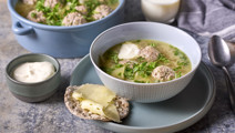 Kålsoppa med frikadeller