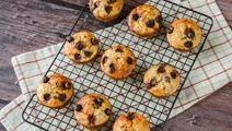 Eiwitrijke bananenmuffins met skyr en pure chocolade