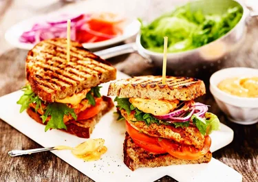 Kycklingburgare med rökt paprika och tomat