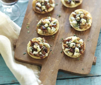 Mini Pizzas with Roasted Garlic & Blue Cheese