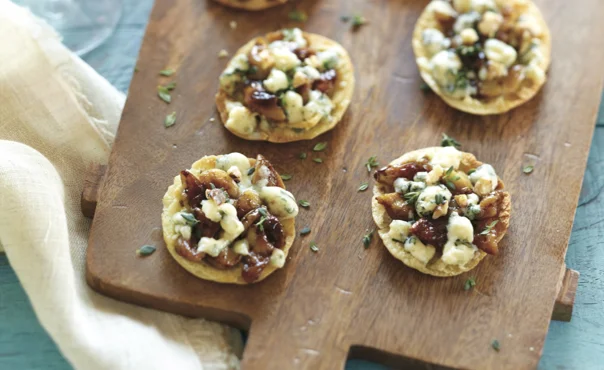 Mini Pizzas with Roasted Garlic & Blue Cheese
