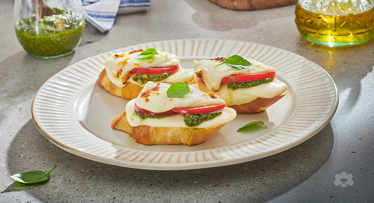 بروسكيتا الطماطم والريحان