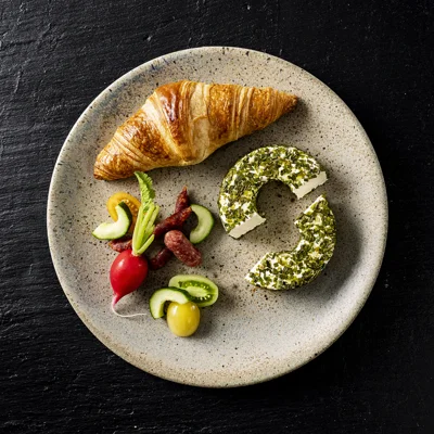 Castello® CHIVES & SPRING ONION CREAM CHEESE RING