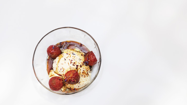 Panna cotta med jordbær og olivenolie