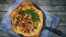 Pan pizza med kantareller och dill