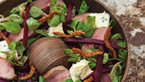 Rødbedesalat med lunt andebryst
