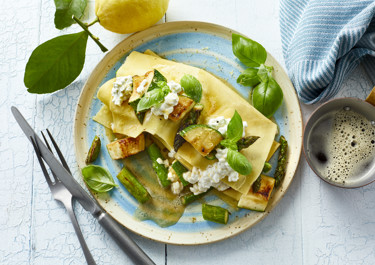 Åben lasagne med brunet smør og asparges