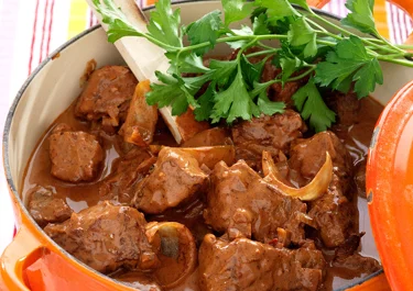 Biffgryta med chili och choklad